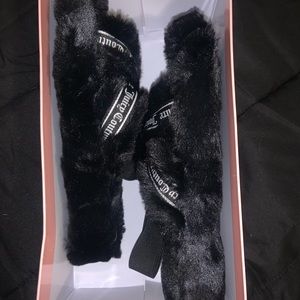 Juicy couture fluffy black slippers